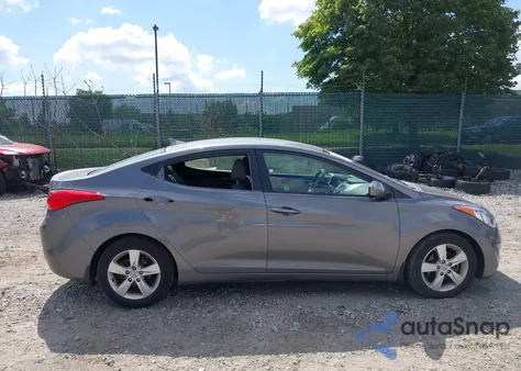 2013 Hyundai Elantra Gls from USA, damaged, VIN 5NPDH4AE7DH263204